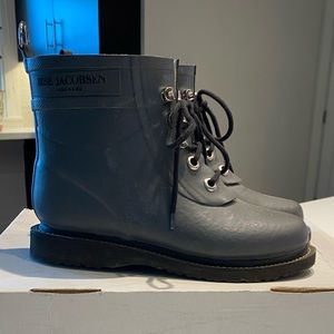 Ilse Jacobsen size 36 rain boots gray